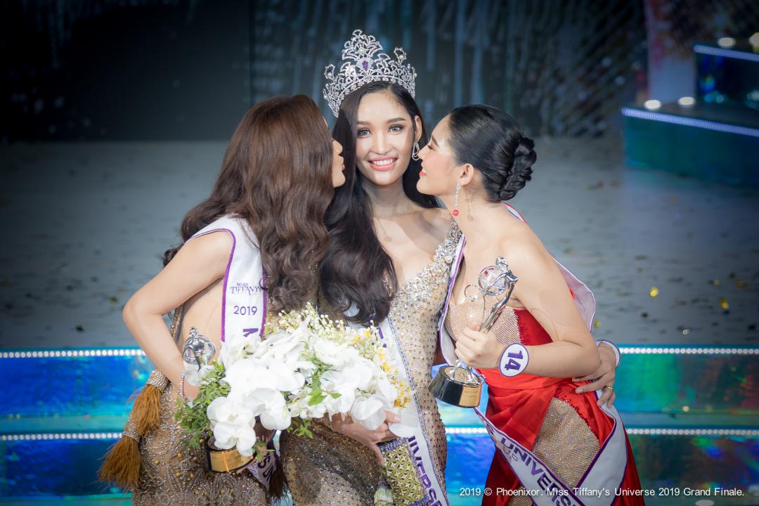 น้องเดียร์ ฤทัยปรียา สวยครบทุกองศา!! คว้าตำแหน่ง Miss Tiffany's Universe 2019 ครองมงกุฏเพชร และพร้อมเป็นตัวแทนประเทศไทยบนเวทีทรานส์เจนเดอร์ระดับโลก